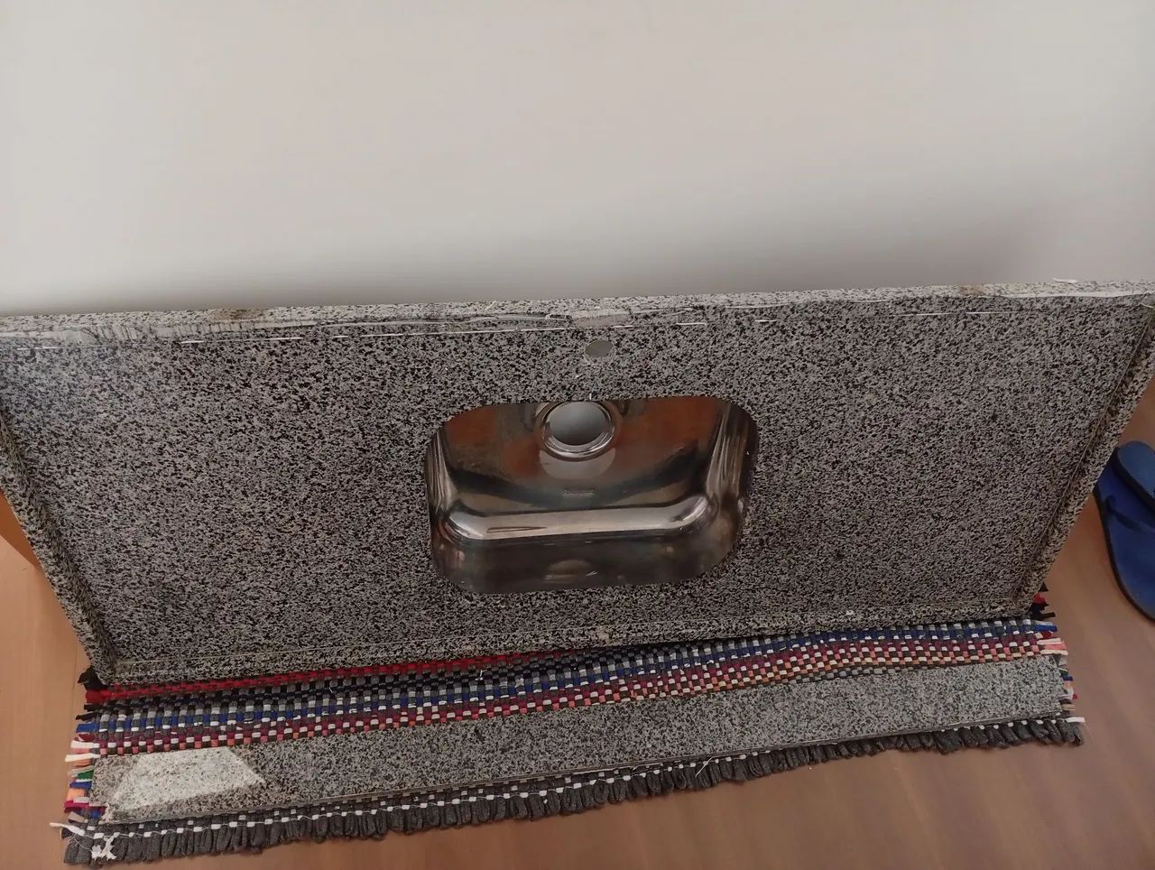 Pia de cozinha em Granito com Cuba tamanho 1,20 por 50