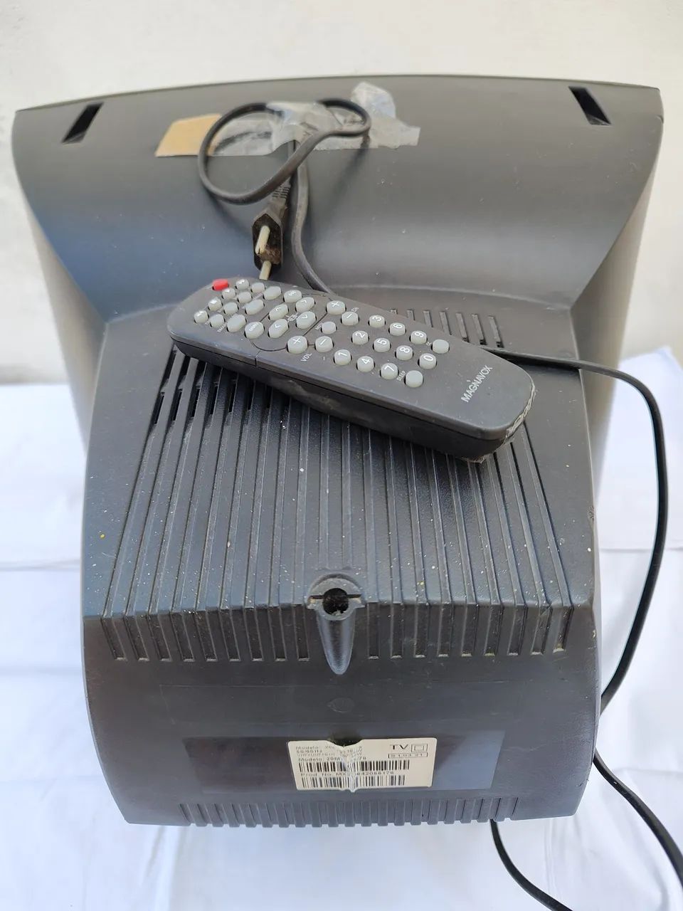 TV a Cores Magnavox 20 Polegadas com Controle Remoto Original  - Foto 2
