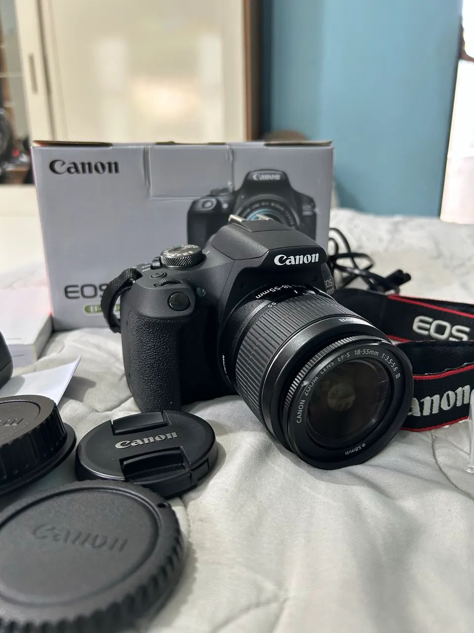 Canon Câmera EOS 2000D DSLR e lente EF-S 18-55 mm f/3.5-5.6