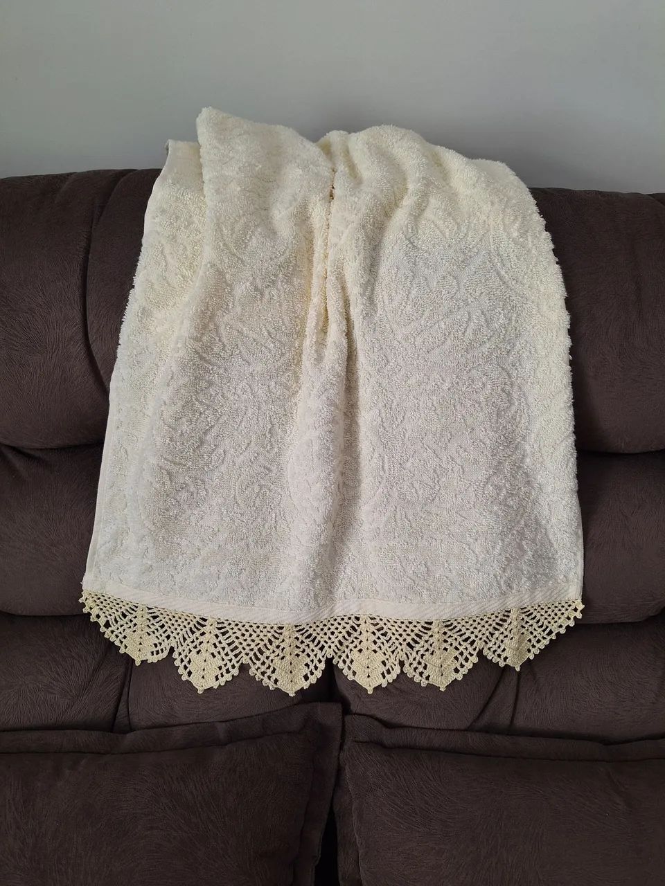 TOALHA DE ROSTO COM CROCHÊ - Foto 3