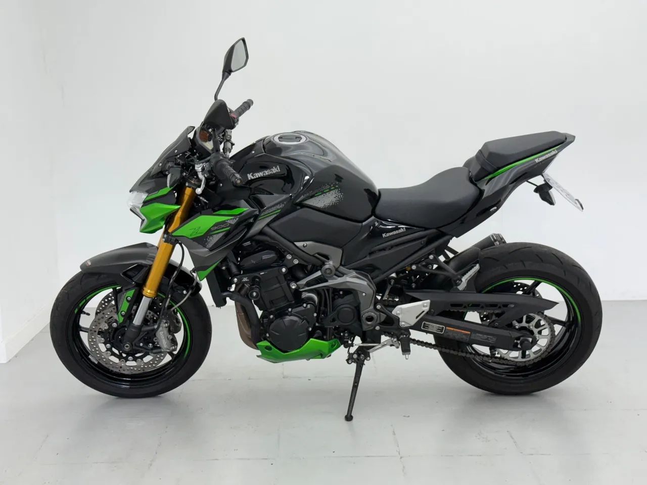 KAWASAKI Z900 R EDITION 2023 - 3.950 KM - ACESSÓRIOS  - Foto 6
