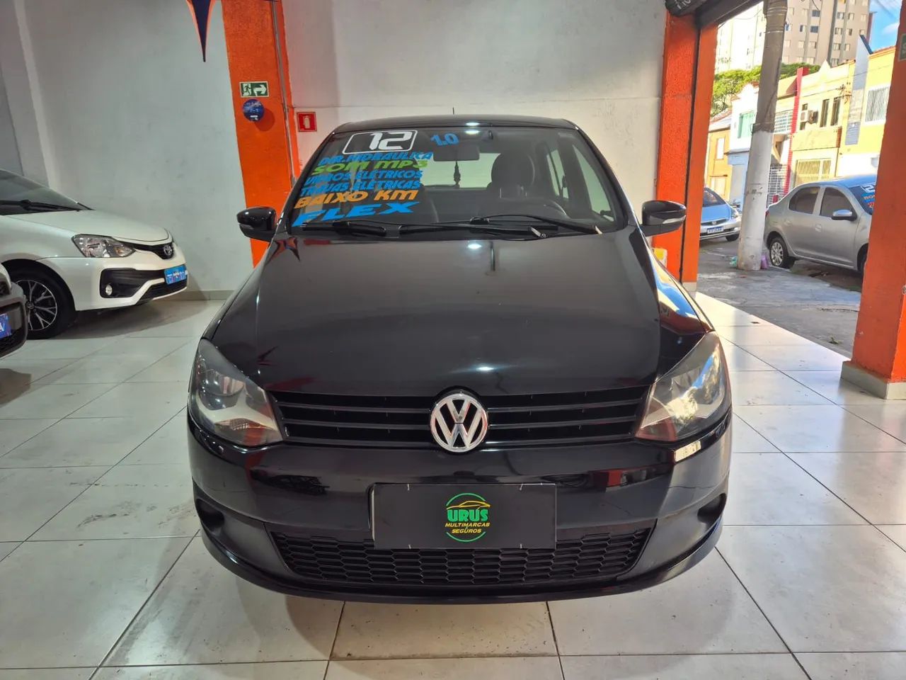 Volkswagen Fox 1.0 MI Total Flex 8V - Foto 2