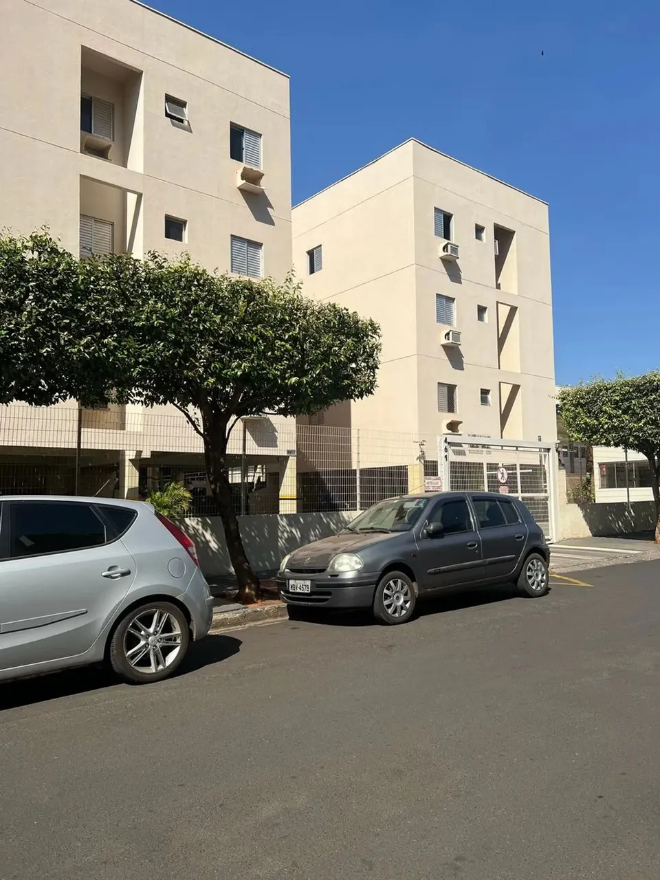 Apartamento LOCAÇÃO Condomínio Bella Italia - 2 Dorms armários