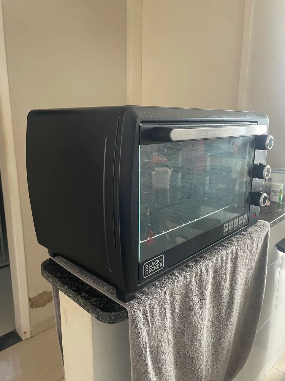 Forno de bancada elétrico Black+Decker FT50 50L preto NOVO