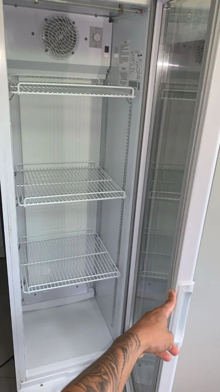 Refrigerador vertical Gelopar Seminovo 230 Litros