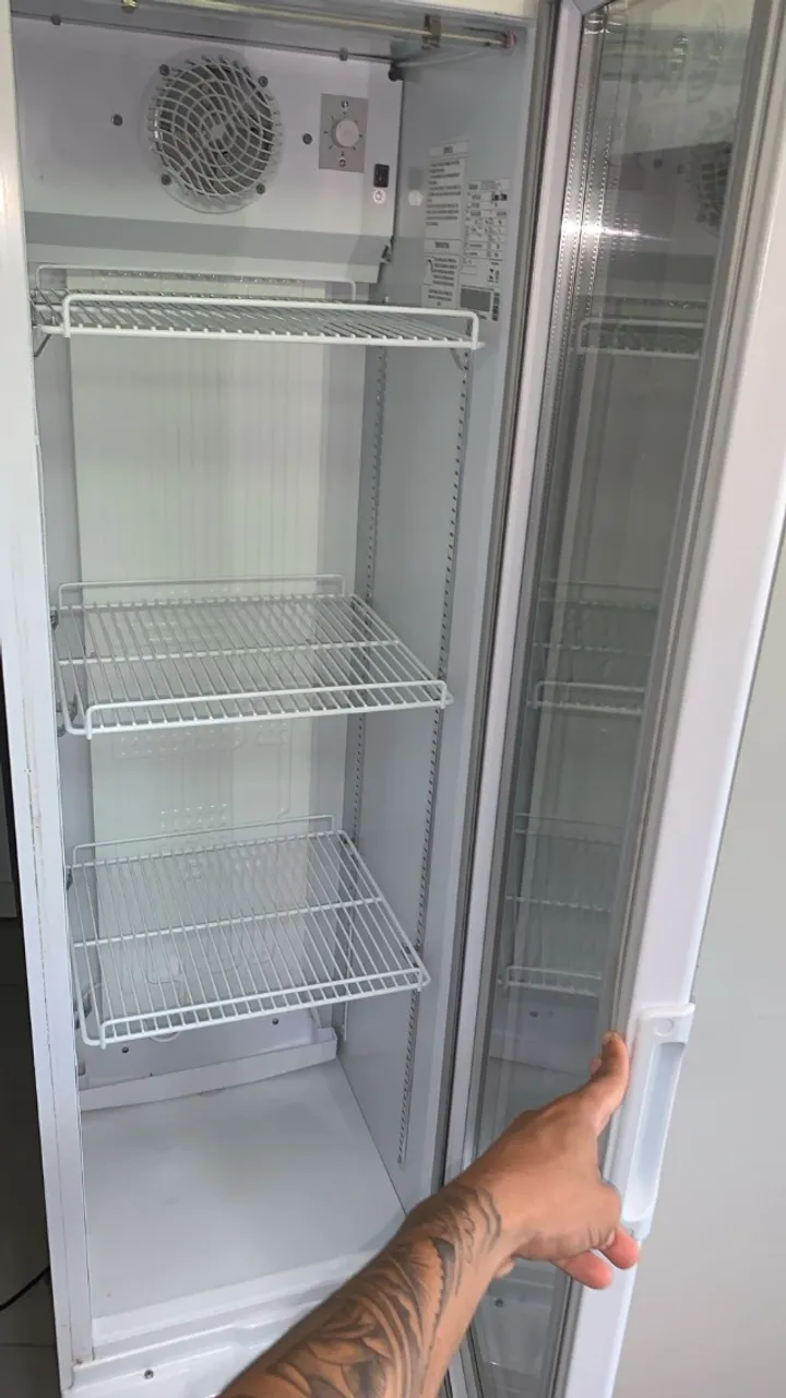 Refrigerador vertical Gelopar Seminovo 230 Litros