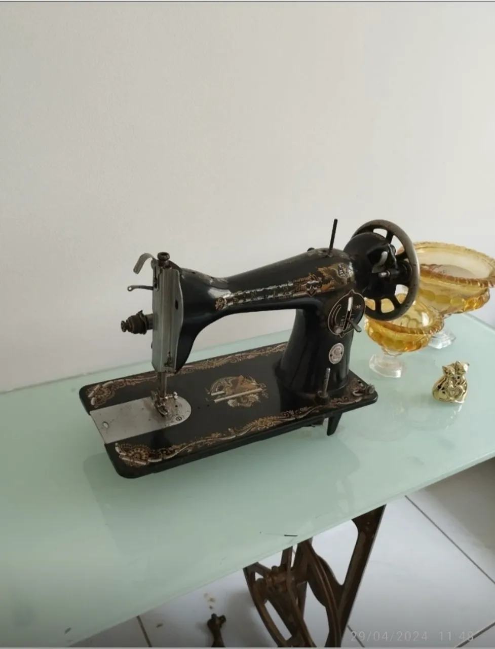 Máquina de costura Singer antiga
