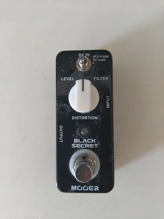 Pedal de Distorção Mooer Black Secret