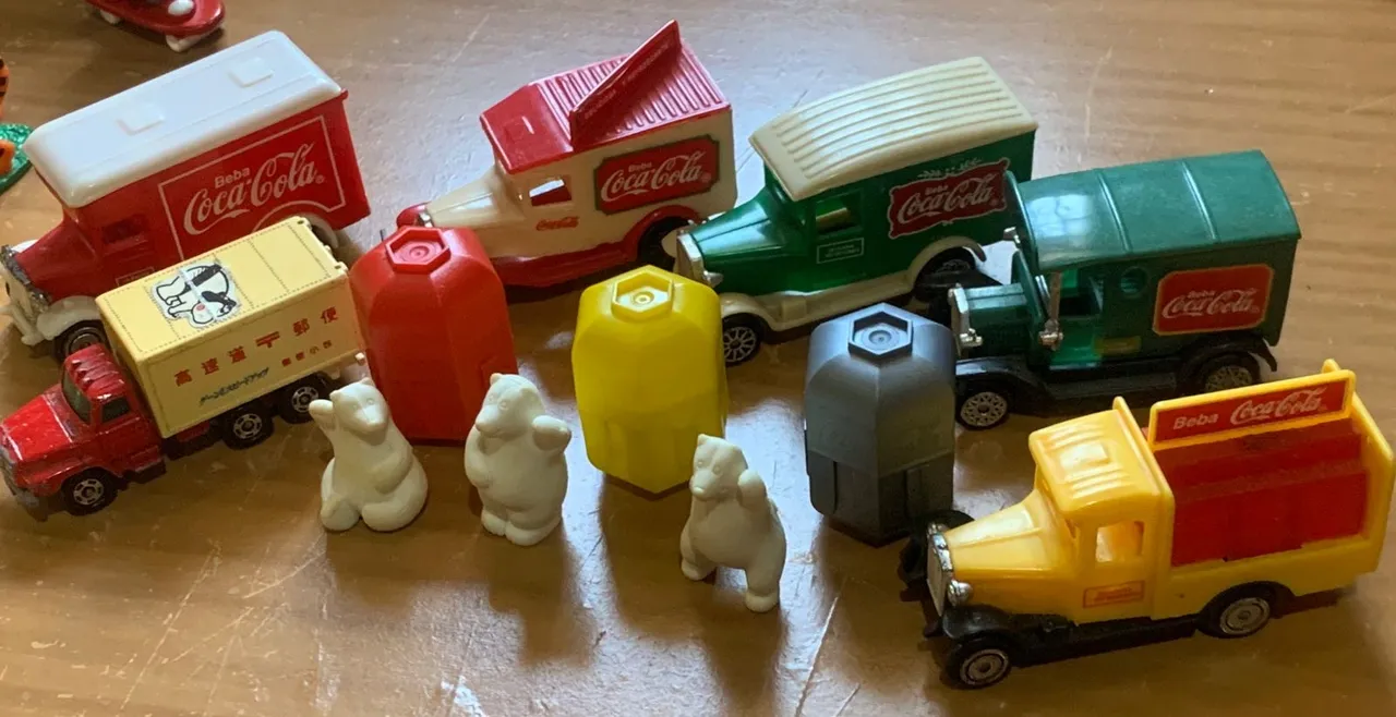Coleção de miniaturas Coca-cola e outros