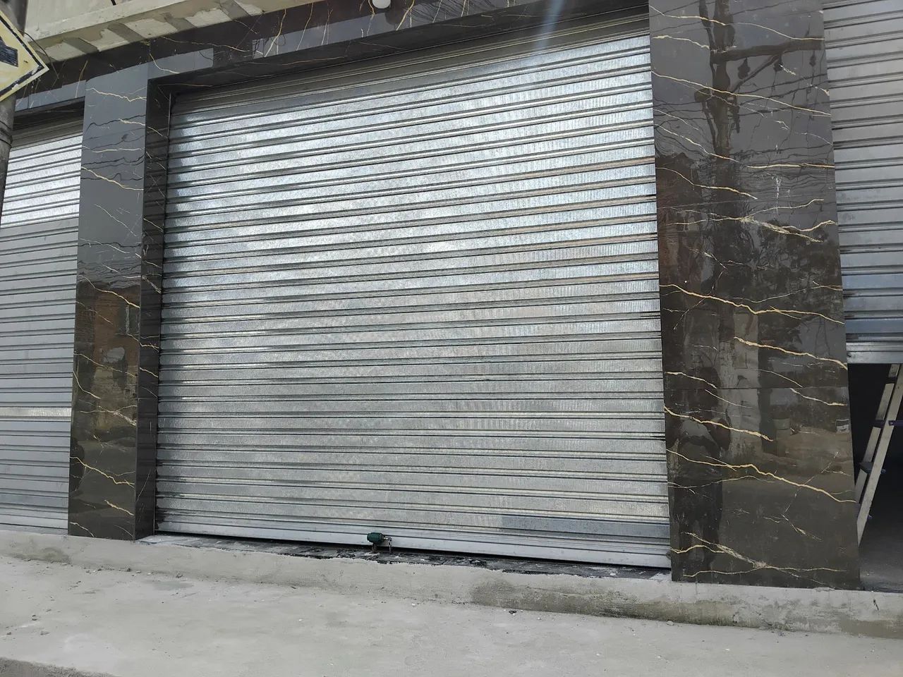 FABRICO,VENDO E INSTALO PORTA DE AÇO.  - Foto 2