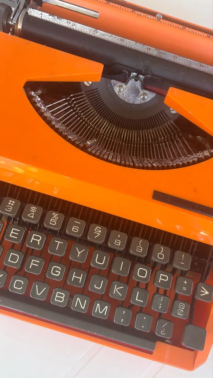 Typewriter65049005143298121