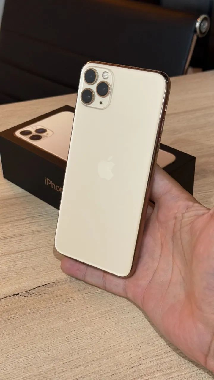 iPhone 11 Pro Max 256GB Gold - Saúde da bateria 100%! Com 90 dias