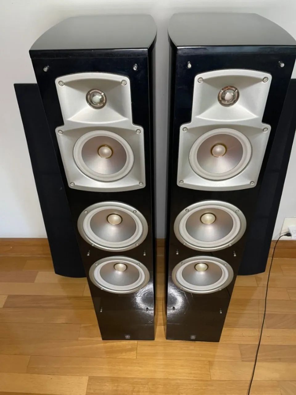 Par de Caixas Acusticas Yamaha NS 555 em perfeito estado - Foto 3