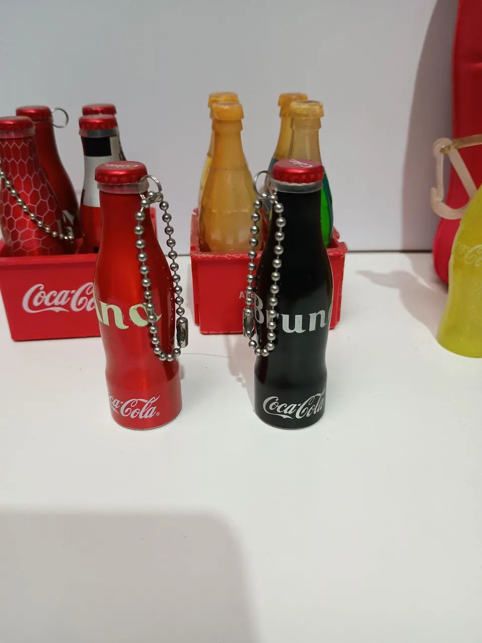Lote de garrafinhas mais engradado + estojo coca-cola - Foto 2