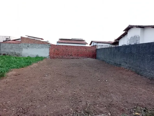 Vende-se lote 10x20 em Ceará-Mirim, bairro Planalto.