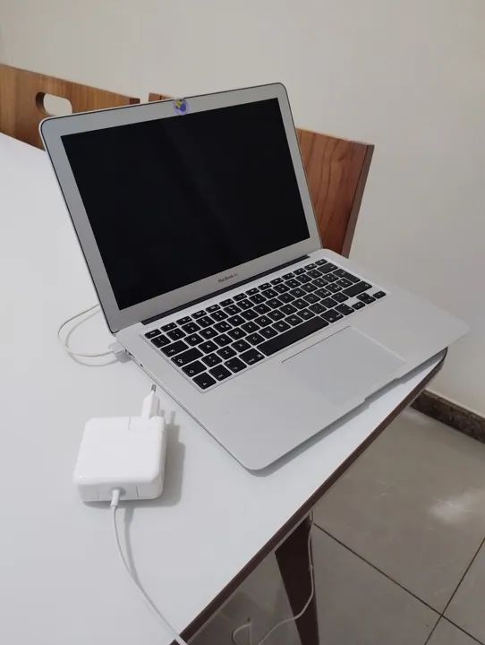 Vendo MacBook Air Core i5 8gb SSD 128gb 13,3 polegadas - Foto 2