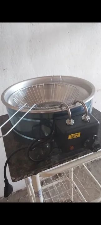 Fritadeira Elétrica nova sem uso, entrego dependendo de onde seja  - Foto 3