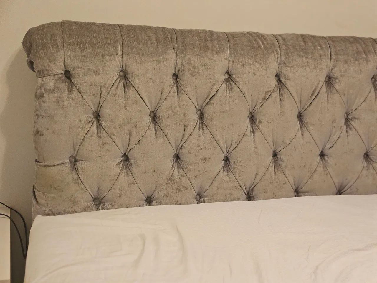 Cabeceira de Cama Queen em Veludo Cinza - Foto 3