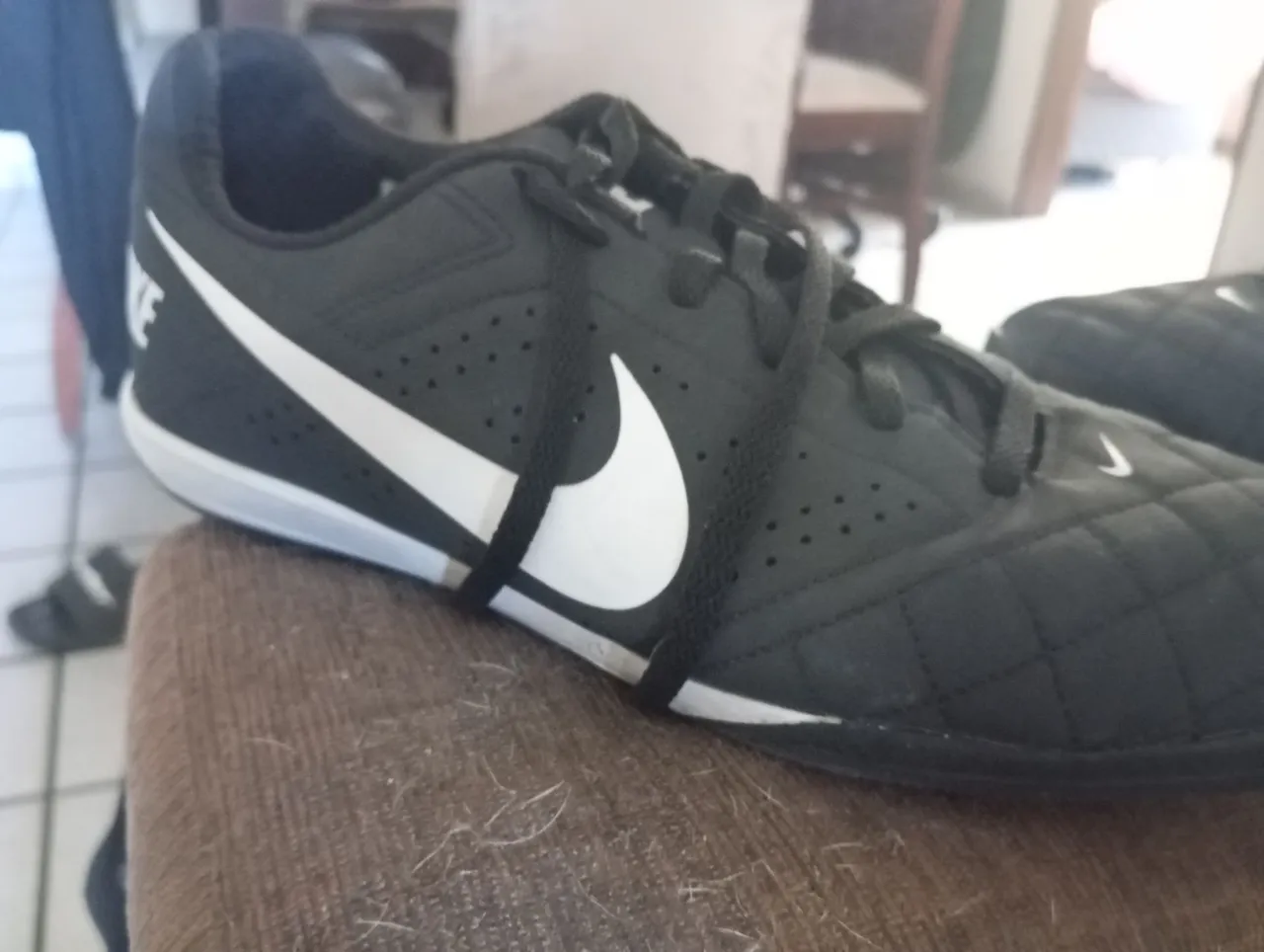 Chuteira Nike Beco 2 - Preto e Branco tamanho 41