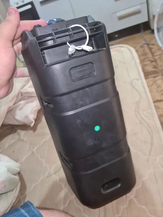 Caixa de Som Bluetooth Portátil com Design Moderno - Foto 3