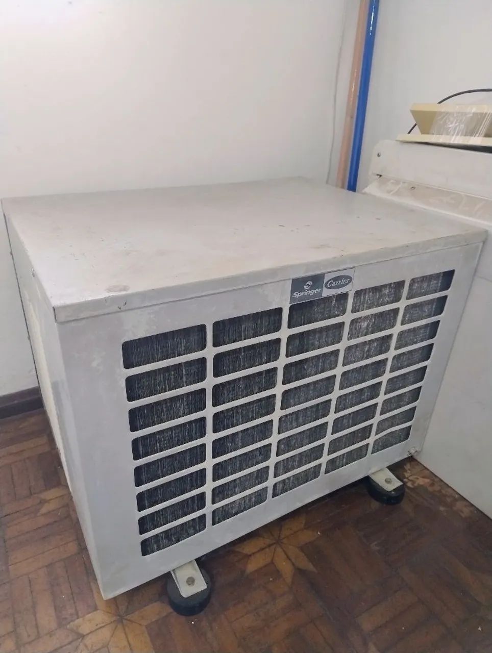 Ar condicionado usado uso comercial. 