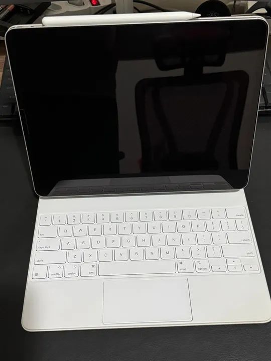 iPad Pro M1 12,9 Wi-Fi + 5g com teclado e caneta