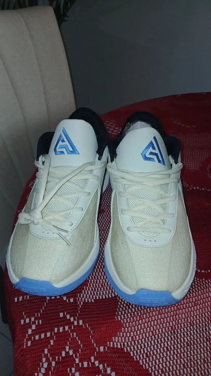 Tênis Nike Air Zoom Giannis Freak 3 Branco n.40/41 - Foto 3