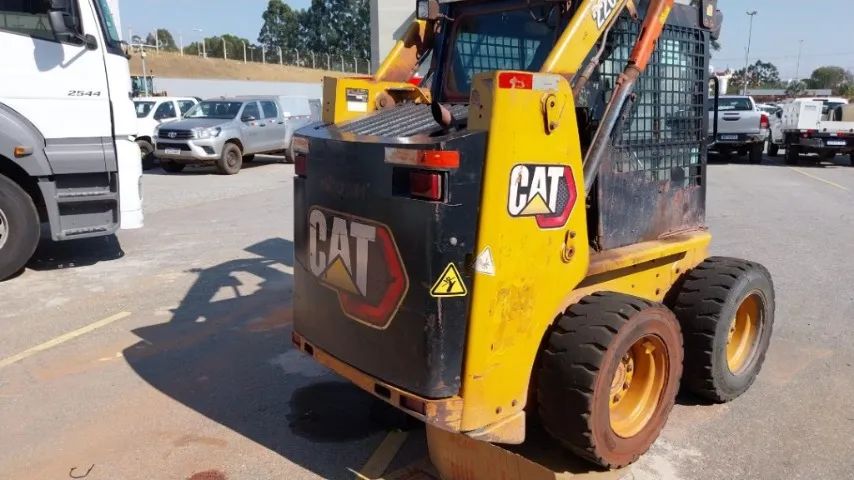 mini carregadeira caterpillar 226 ano 2022 - Foto 3