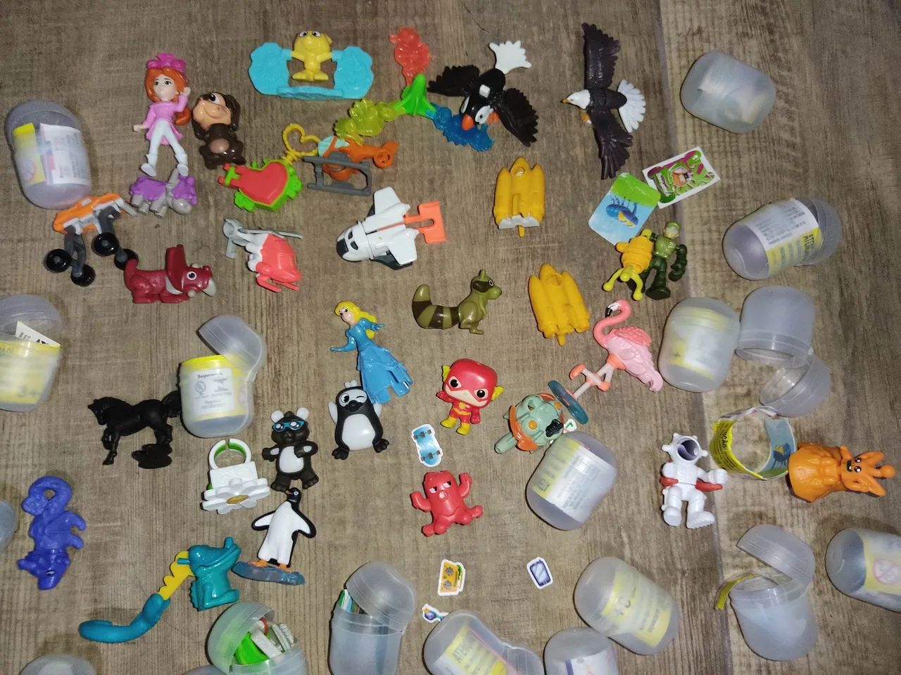 Brinquedos Kinder ovo - Foto 6