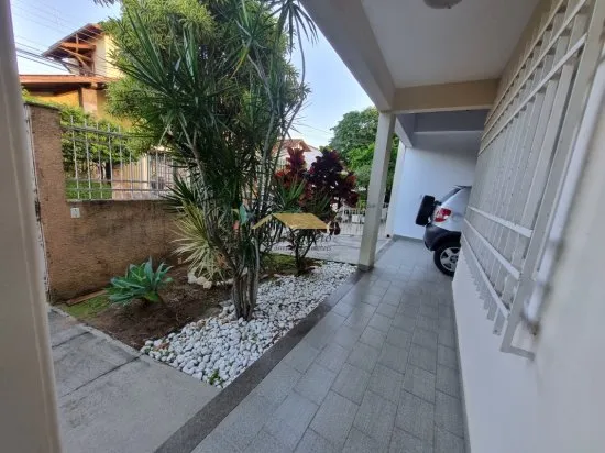 Casa duplex ,5 quartos/2 suites, 325m² em Mata da Praia - Vitória - ES