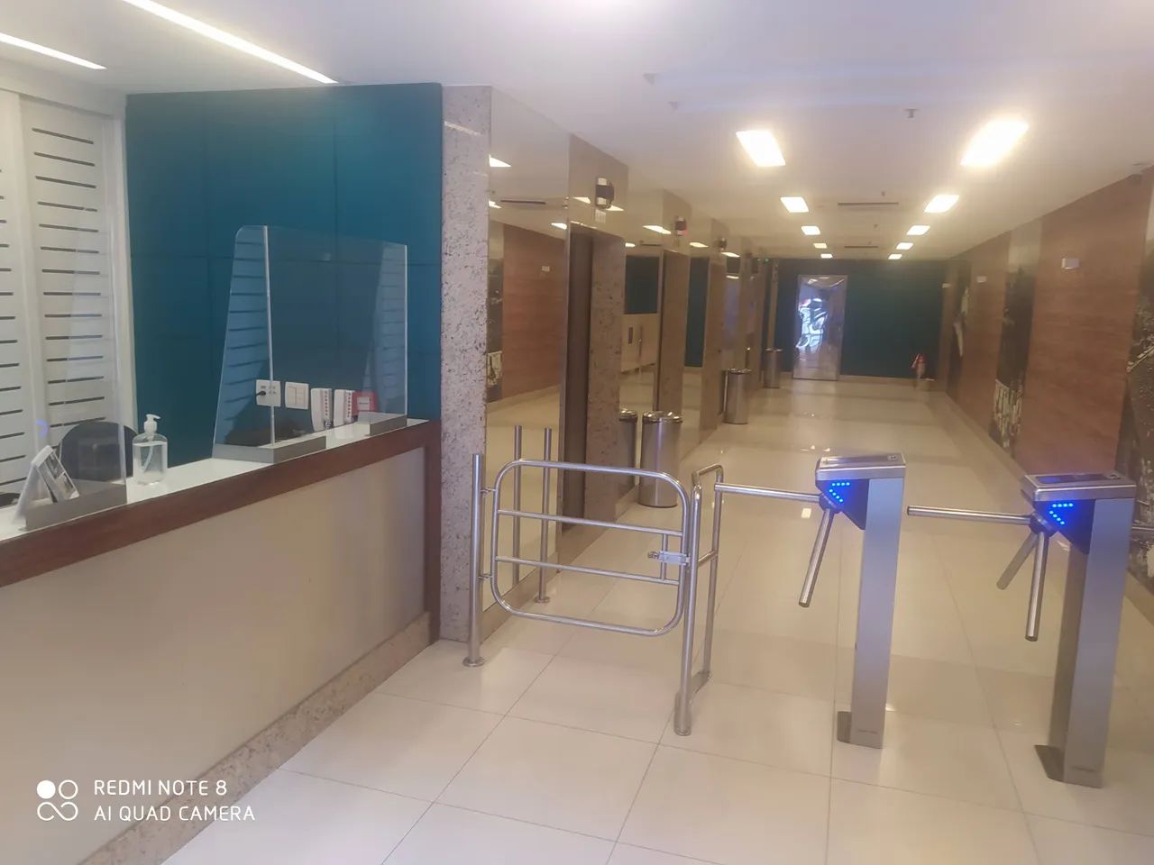 Escritório para aluguel possui 201 metros quadrados em Centro - Rio de Janeiro - RJ