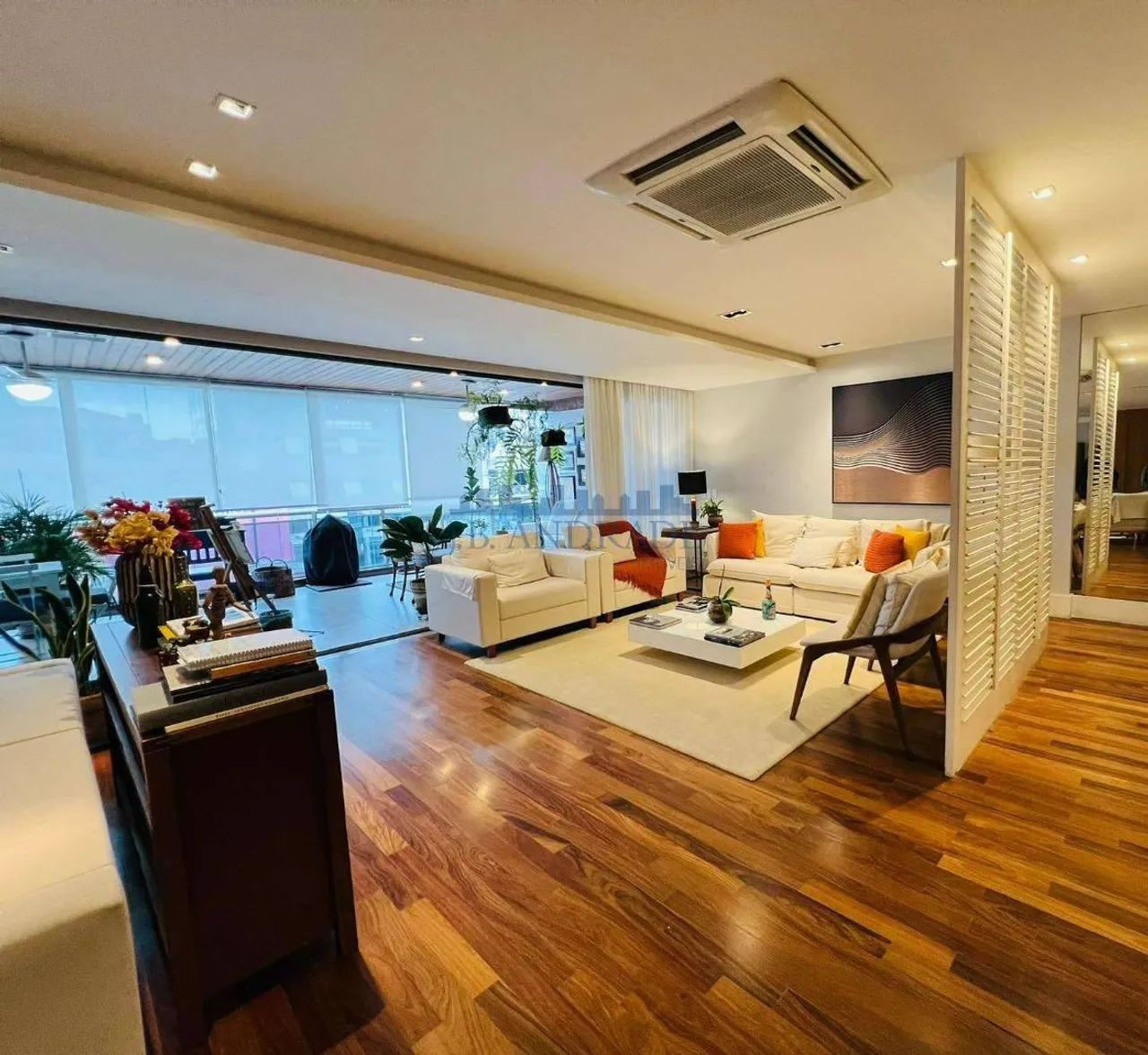 APARTAMENTO Próximo da Praia com 4 quartos e 3 suites no Jardim Oceânico com 224m²