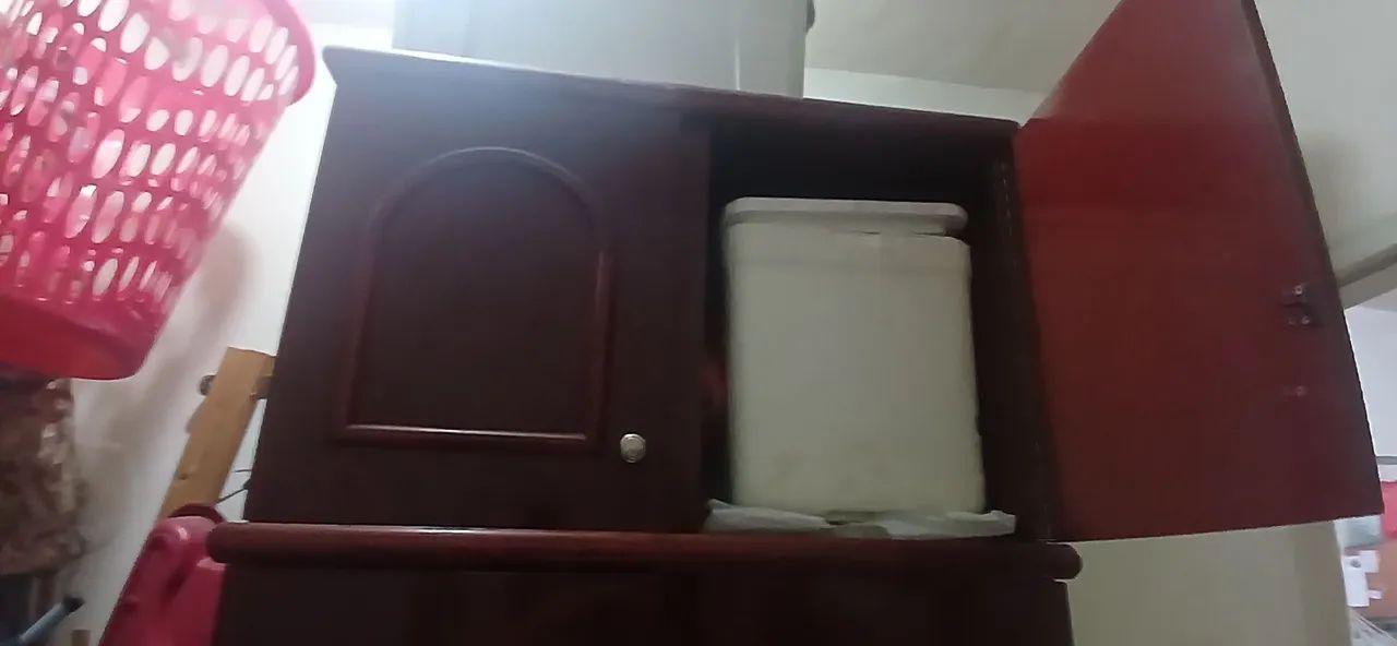Guarda-Roupa Marrom com Amplo Espaço Interno - Foto 3
