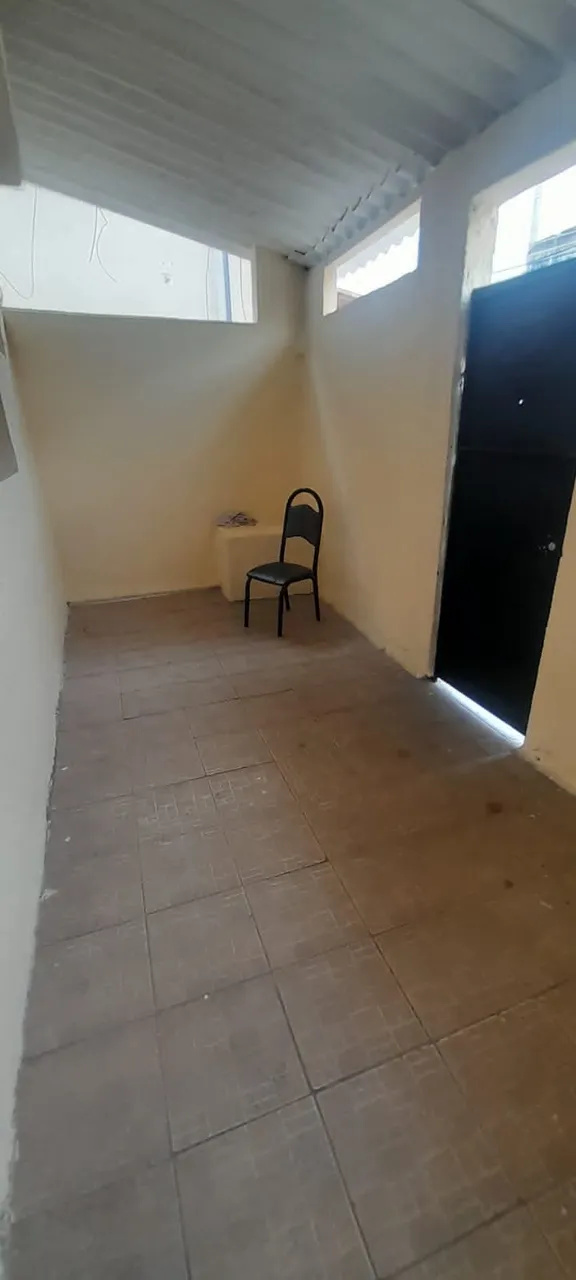 IVS IMOBILIARIA ALUGA CASA DE 1 QUARTO EM BANGU