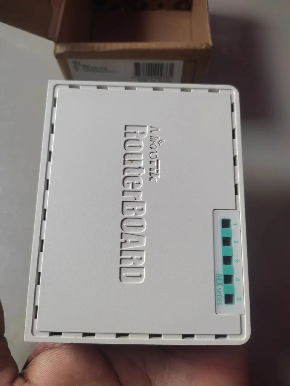 Mikrotik RB 750 gr3 - Foto 2