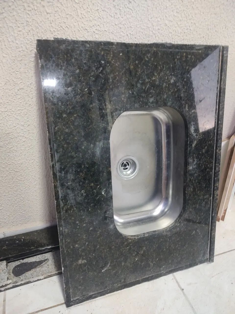 Bancada de mármore com cuba.64842828943361120