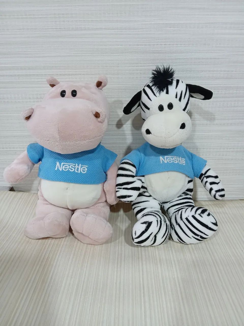 Par de Pelúcias Nestlé - Hipopótamo e Zebra