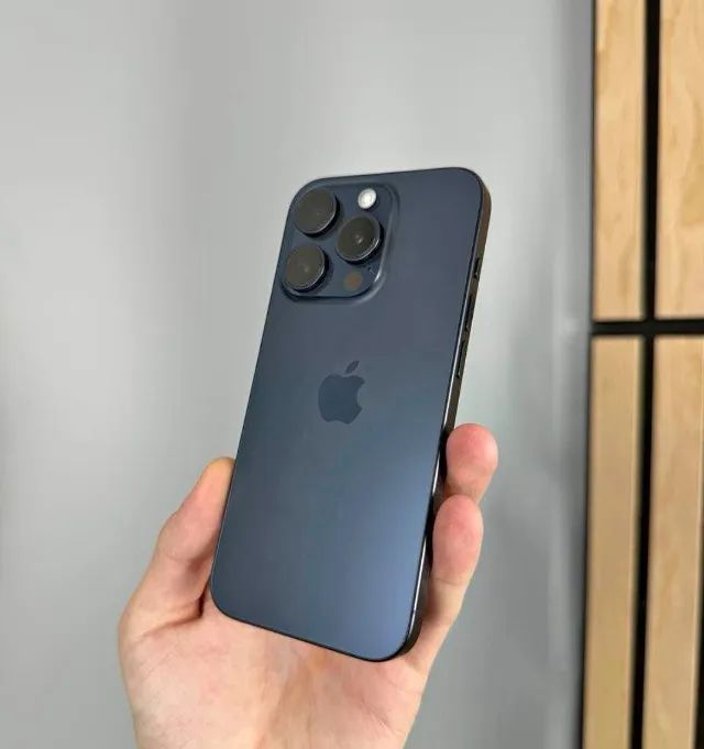 iPhone 15 Pro ブルー 128GB iPhone 15 Pro 128GB Titânio Azul Seminovo R$5.990,00