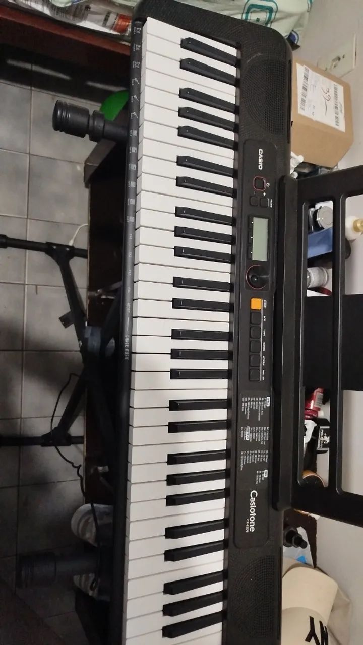 Teclado iniciante modelo Casio cassitone ct-s200, semi novo 2 meses de uso - Foto 2