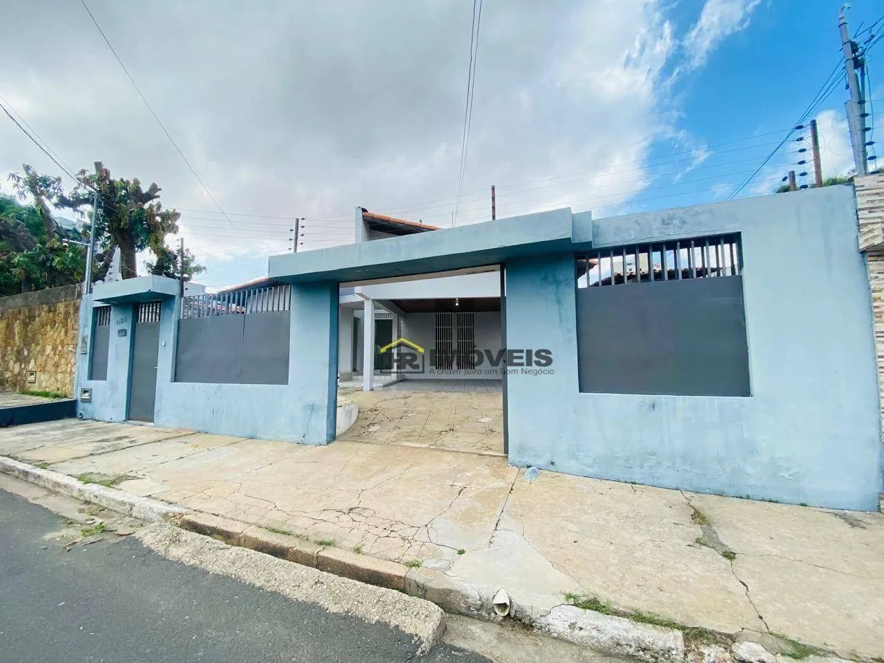 CASA COM 04 DORMITÓRIOS DISPONÍVEL PARA ALUGUEL NO BAIRRO DE FÁTIM, 350 m² por R$ 3.500/mê