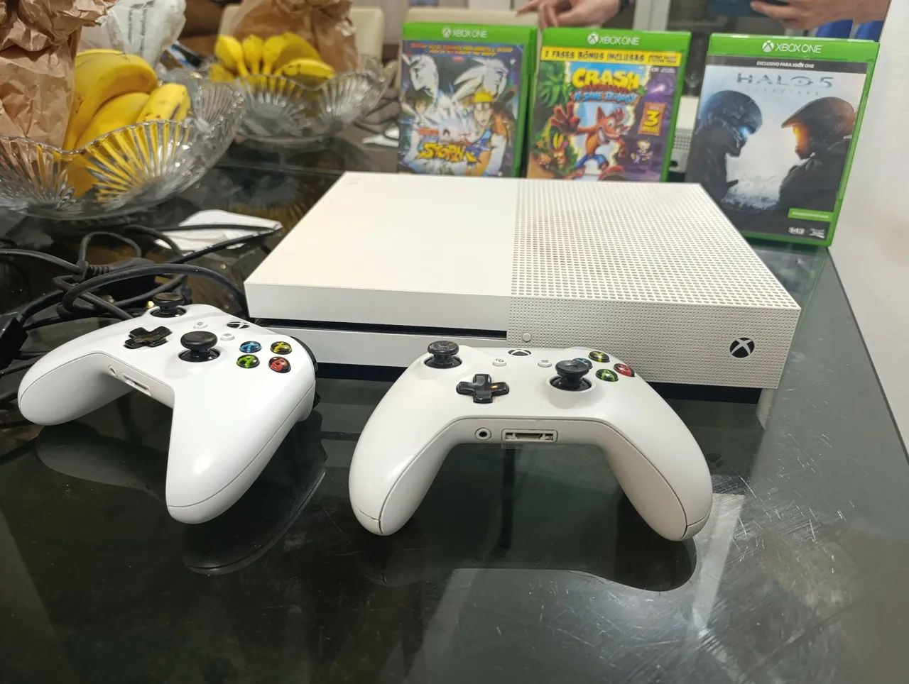 Xbox One S + 3 Jogos + 2 Controles - Seminovo
