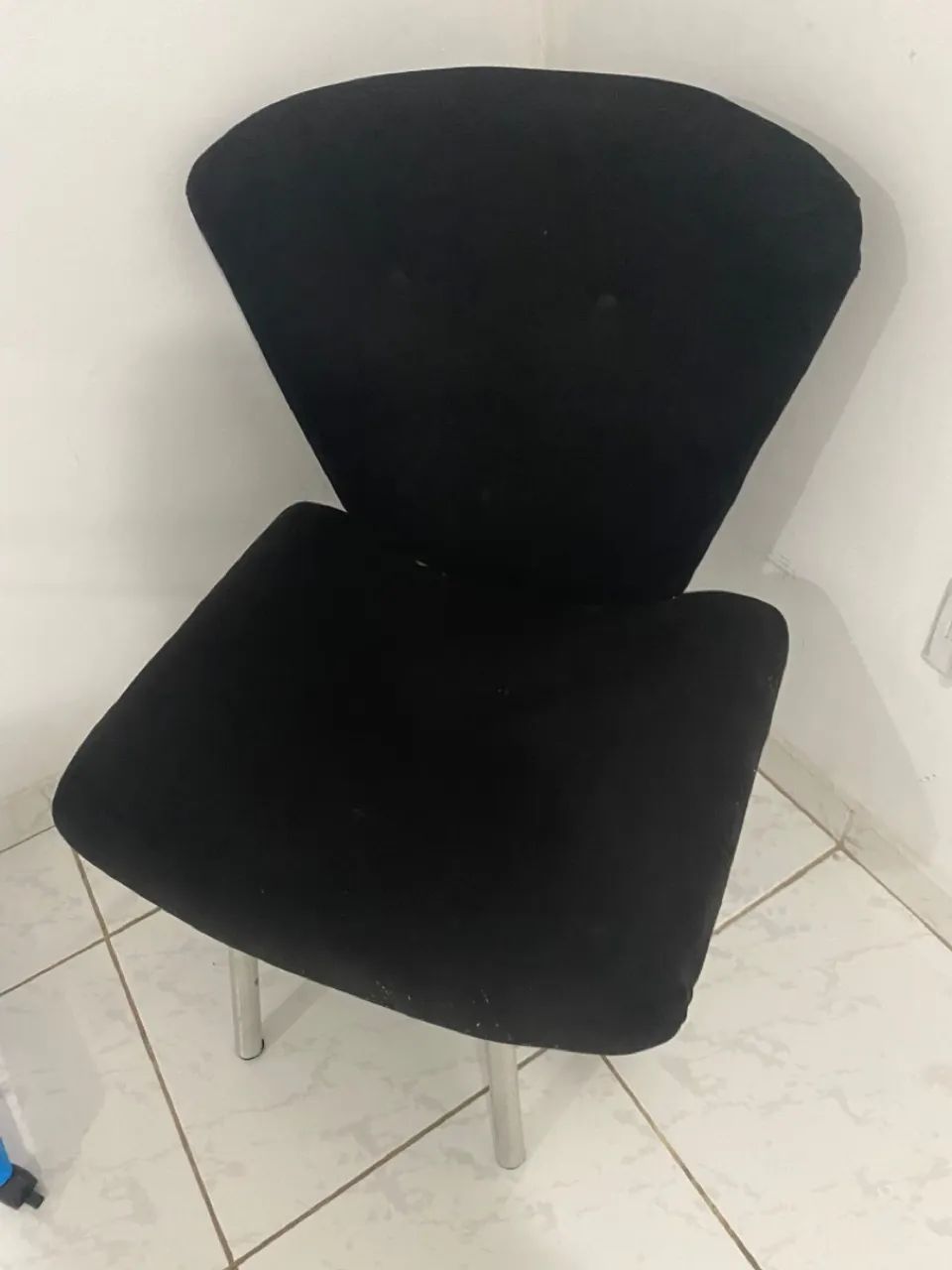 Poltrona Moderna e Confortável