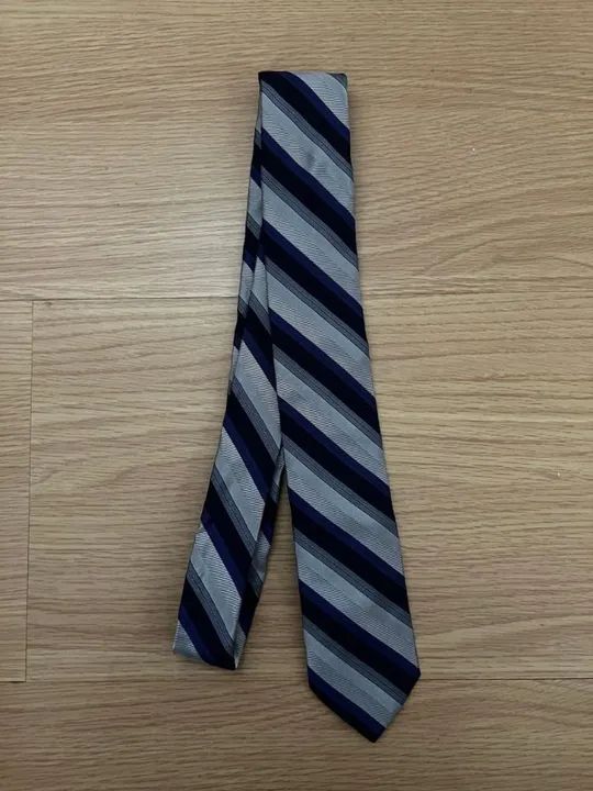 gravata calvin klein- 89% seda - made in china - linda - luxo - original - cinza - slim - Foto 2