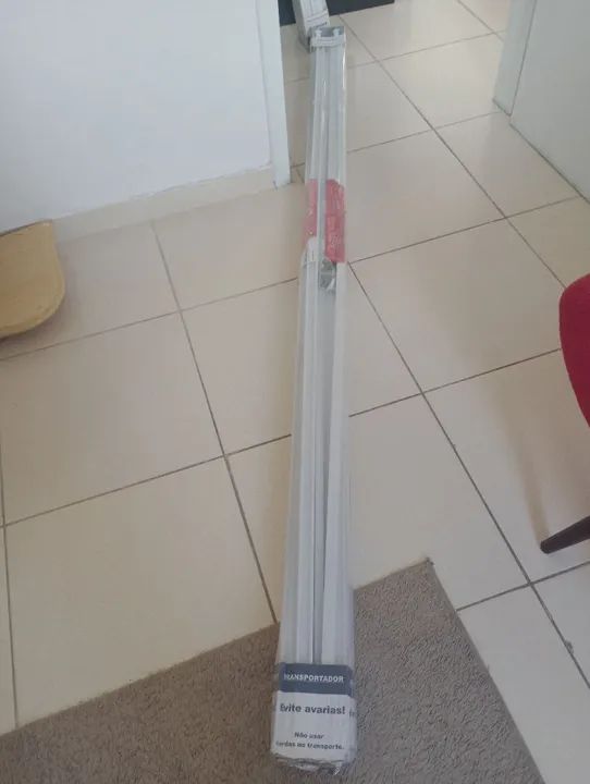 Duas portas novas sanfonada PVC ainda está no prático 
