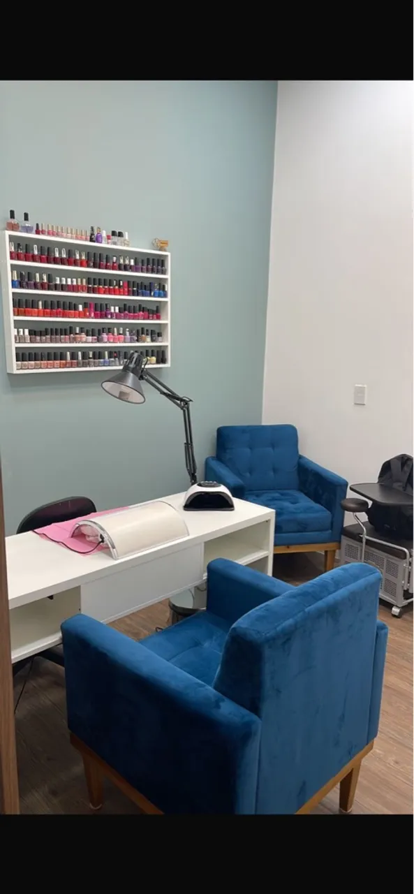 Mesa de Manicure Usada em Ótimo Estado - Oportunidade!