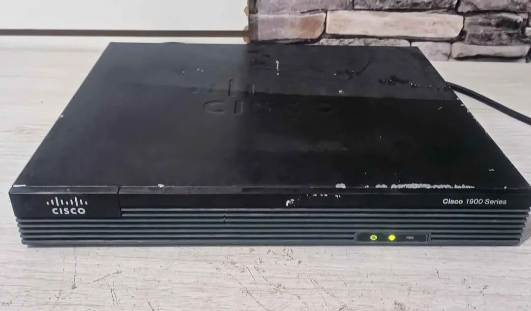 Cisco 1900 Router64842094111873120