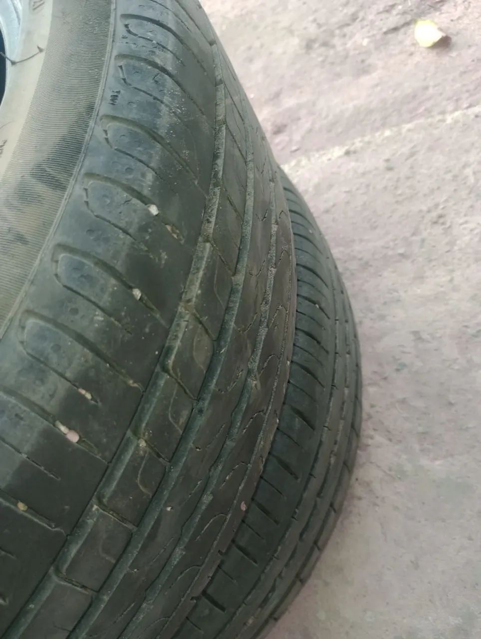 Pneu 195/60 R16  - Foto 2