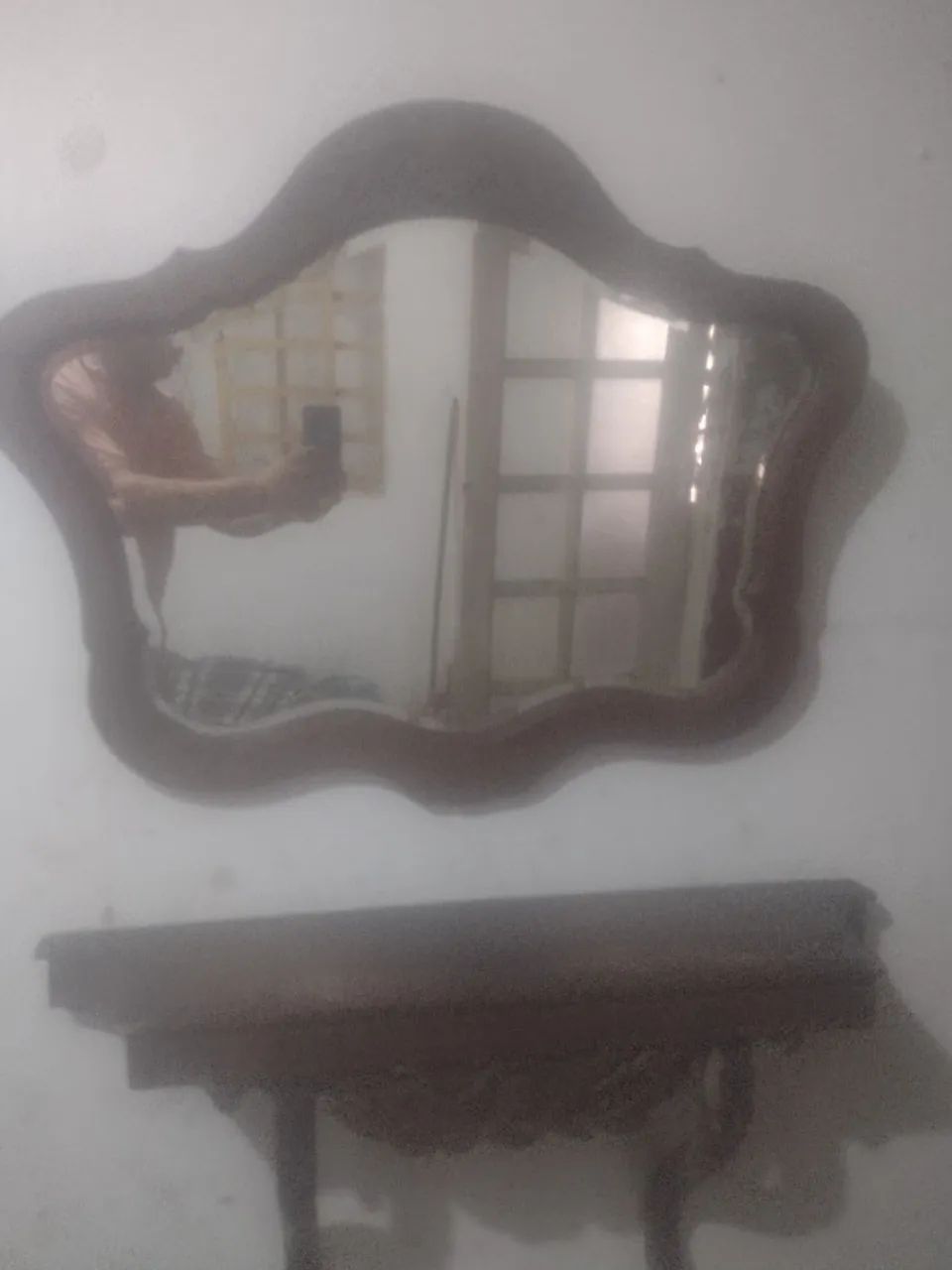 Espelho e aparador antigo