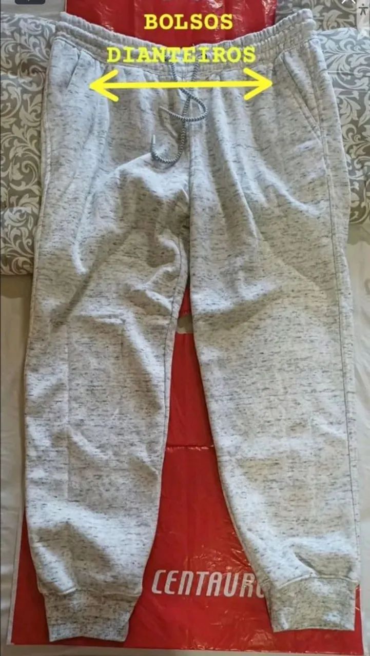 CALÇA DE MOLETOM.