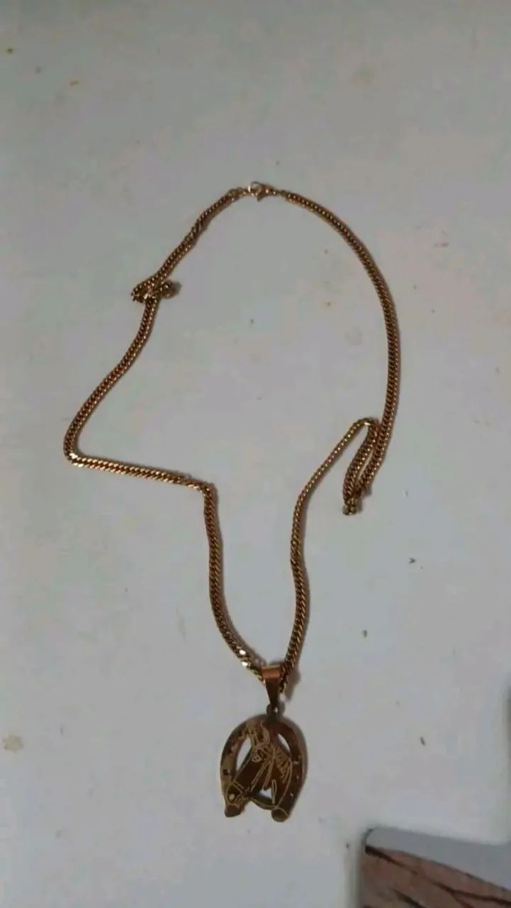 Vendo esse cordão de moeda